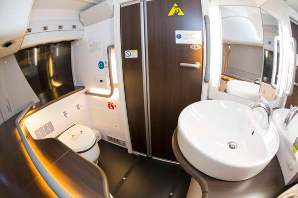 【JR広島駅発】貸切「SLやまぐち号・グリーン車」と津和野「松韻亭」で優雅な昼食 日帰り2